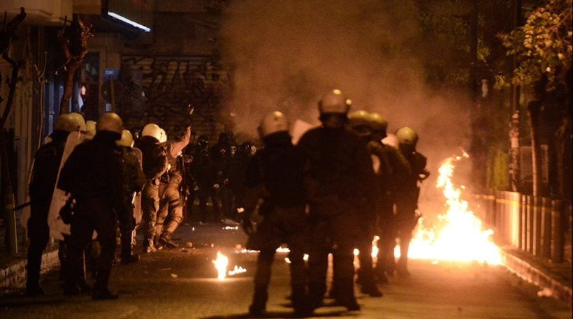 Επεισόδια στα Εξάρχεια μετά την πορεία για το Πολυτεχνείο